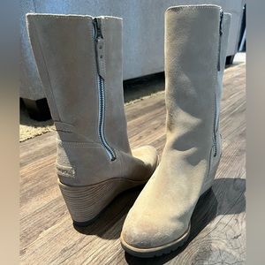 SOREL Suede Camel Boots Wedge Ankle 8.5 Sweet
